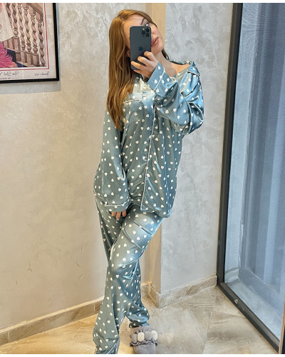 Pyjama chic en satin de soie